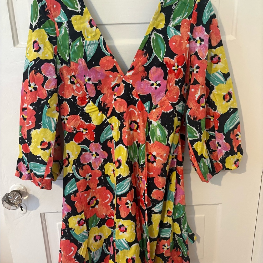 Giani Bini Floral V-Neck Puff Sleeve Dress